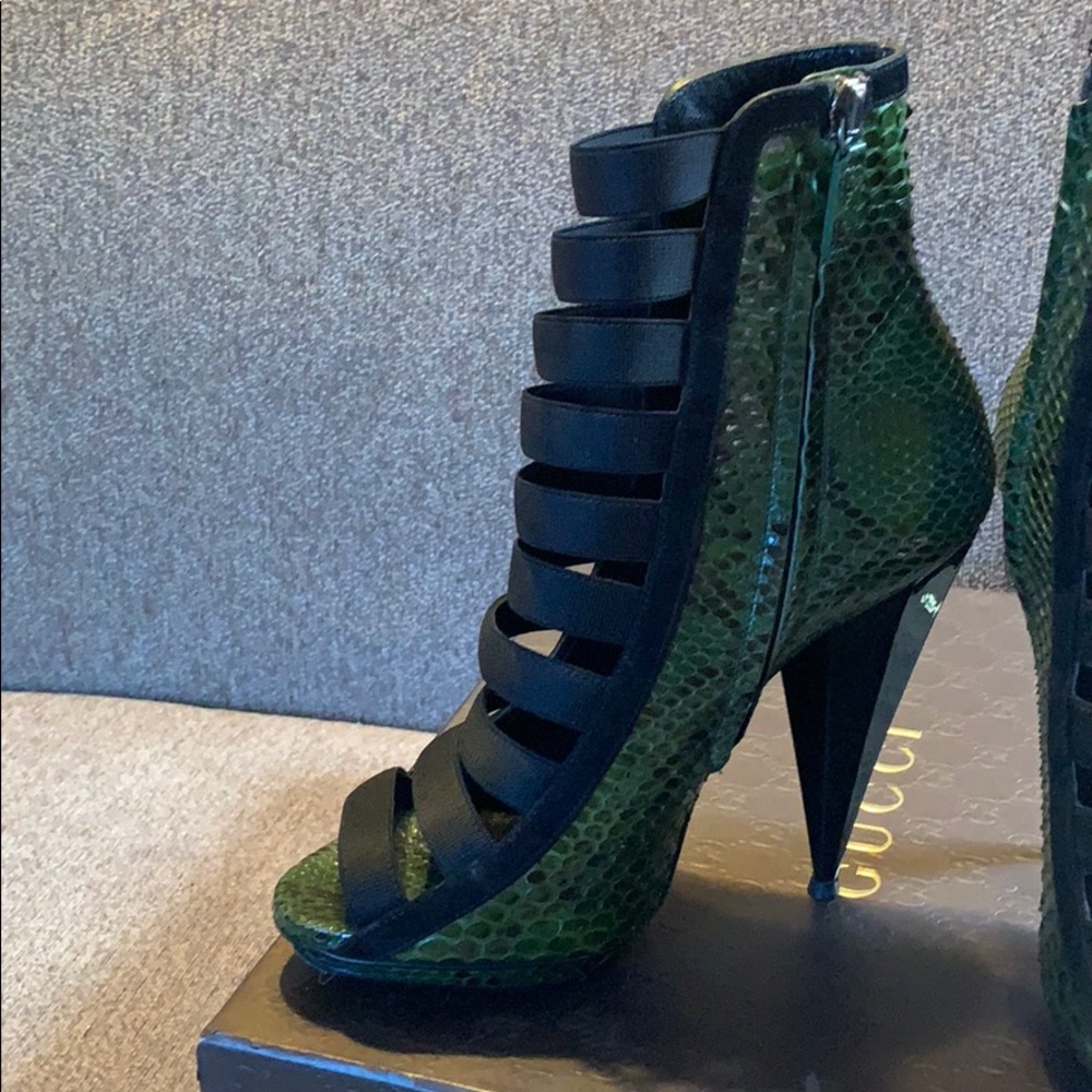 Gucci Olympia Python Open-Toe-Bootie - Picture 6 of 8